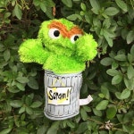 세서미스트리트 오스카 oscar sesame street 세서미스트리트 오스카 oscar sesame street | Novelty christmas, Holiday decor, Holiday