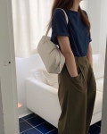 BYMOOD 바이무드 on Instagram: “네이비에 카키조합 좋아함🤎 티셔츠는 내일 올라가요💭💭 #바이무드”