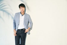 (주)위비스 공식 온라인몰 | 패션, 석진, 배우
