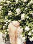 User Avatar 햇살처럼 반짝이는 크리스탈 | 엘르코리아(ELLE KOREA) | 연예인 헤어스타일, 영화 포스터, 초상화