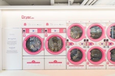 Pin page JellyCat에 있는 Charlotte Corbett님의 핀 - 2024 | 포트폴리오, 세탁소, 세탁실 인테리어