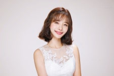 아이웨딩 > 브랜드 > 웨딩헤어메이크업 > 라라피엠 - 2021 | 여성용 꽃무늬 원피스, 헤어 메이크업, 아름다운