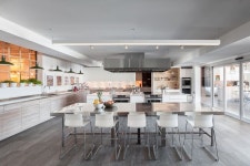 kltz design  inc.- Industrial Head Office에 있는 핀