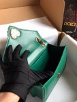 Dolce & Gababana에 있는 🎀 متجر دار الاناقة 🇦🇪☎️009715님의 핀 Dolce & Gababana에 있는 🎀 متجر... 