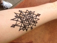 Diamond pattern henna tattoo | 손 헤나, 헤나, 손
