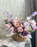 Pin page .꽃모닝~💕기분좋은 화요일 시작해요~🥰.#채희수플라워꽃바구니....🌷 꽃. ,  눈뜨다. . . 채희수플라워⏱ 월-토 : 10시-8시 / 일... 