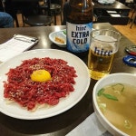 韓国行ったら必ず食べるのです～😁 #広蔵市場 #ユッケ#ビール🍺 #肉 #육회 #관장시장 #맥주🍺 | 肉, ユッケ, ビール