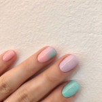 네일어라모드 Nail A La Mode on Instagram: “- 여심저격 칼라들로 마블💜💗 - #네일어라모드_디자인” | Móng tay