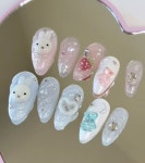 Pin de べらすこ en 손톱 en 2023