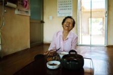 판교 하나님의교회(안상홍증인회) <우리 어머니 글과 사진전>“지금 우리에게 가장 필요한 건 어머니 같은 마음이죠” | 사진 소품, 사진