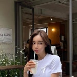 Pin page 더르넬 𝑡ℎ𝑒𝑙𝑒𝑛𝑒𝑙 on Instagram: 문의 많았던 제나 리본 T 한정 수량 OPEN !🎀 품절시 재입고 없으니... 
