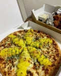instagramnya: 🍴피자나라치킨공주 . 치킨이랑 피자 둘 다 먹고싶은 날에는 가성비 가… | Food, Cheese pizza, Vegetable pizza