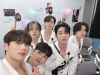 WEi WEi에 있는 ᎷᎧᎧᏁፈᏂᎥᏝᎴ님의 핀