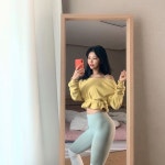 Instagram의 지현 ❛˓◞˂̵ 💚님: “추우니까,, 봄처럼 입어버리기 ~” - 2020