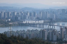 서울 도시 풍경  Yanggiri, 사진, 서울, 도시, 풍경, 고층빌딩, 한강, 한강변, 미세먼지, 황사, 스모그, 매연, 안개, 연무, 경관, 올림픽대교, 배경... 