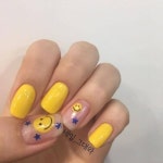 Pin page smiley pins에 있는 luci님의 핀 - 2025 | 노란색 네일, 네일, 패디큐어