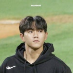 루키루키 마 슈퍼루키루키루키 🎶 근데 엘지 왜 유니폼 안주고 후드줬어요 .. 🥹 #강석현 #B_강석현 #엘지트윈스 #lgtwins