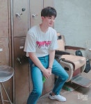 얼굴은 순둥한데 ‘키 185cm+태평양 어깨’로 넘사벽 피지컬 자랑하는 송강 - 인사이트 얼굴은 순둥한데 ‘키 185cm+태평양 어깨’... 