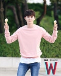 MBC DRAMA <W> on Instagram: “철연주 달달커플샷👫 #W#더블유#이종석#한효주#MBC#아이스크림도_더블유하게들어주는센스... 