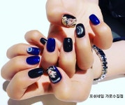 불량 앨리스와 불량 쟈스민 #네일아트 ~~^^  http://forsythegarosu.modoo.at/  #포쉬네일 #신사동 #네일아트디자인 #가로수길네일샵 #신사역... 