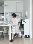 듀얼 클린 물걸레 브러시를 장착하면 풋 버튼으로 3단계 물의 양을 조절하면서 물걸레가 분당 최대 280회 회전하고, 동시에 먼지를 흡입해줘서... 