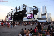 Epic looking stage setup for music festival. | 콘서트 무대 디자인, 무대 디자인, 콘서트