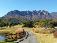 Ulsanbawi Rock as seen from the Misiryeong Ridge (Photo taken on September 29, 2018) | Goseong, Gangwon Province, Korea... 