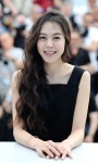 从金敏喜到金高银，韩系美人为什么都爱Lemaire? - 2022 | 머리 하이라이트, 긴 헤어스타일, 웨이브 머리