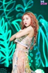 시네마틱 사운드와 오묘한 정글리듬으로 마치 숲을 누비는 요정을 보는 것 같은 무대 유아의 숲의 아이