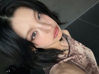 Pin by 옞덩 on Yeji in 2025 | Itzy, Female dancers, Bubbles