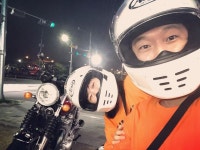 #데이트 #바이크그램 #밤바리 #내여자친구는그램... #데이트 #바이크그램 #밤바리 #내여자ᄎ… | Helmet, Bicycle helmet, Bicycle