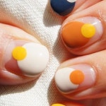 이번주 네일은 아티스틱한 디자인으로 정했다🖤 내 손톱 위에 작은 미술관 만들기🌈 | Yellow nail art, Cute nail art, Yellow nails