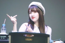 190118 노량진 팬사인회 예쁜 예린이 보고 가세 ’옌’ #여자친구 #예린 #GFRIEND #YERIN @studio_819