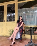 Instagram의 김다빈 , 데이빈님: “나 지금 파리에 있는거지 ? 🇫🇷 #꼬앙드파리 #다비의카페” | 의
