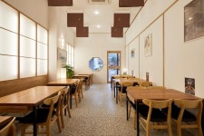 화이트&우드톤의 깔끔한 17평 족발집 인테리어 (강서구 내발산동)