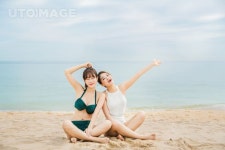 여름휴가 112 PHO671, 유토이미지, 사진, 여행, 사람, PHO671b, w30004, w30023, 2인, 청년, 20대, 친구, 단짝, 단짝친구, 우정, 우정여행, 바다여... 