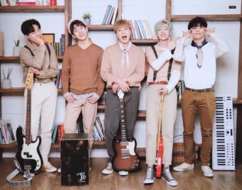 Imagen de ccccccccc ccc.  en Day6 | Fondo de pantalla de kpop, Canciones, Bandas