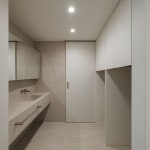 새오 나온  LG 오브제 세탁 건조 일체형 + 건조기  상부에는 가전과 맞춘 제작 가구를 만들어  가구와 가전이 하나로 일체감 있게 디…