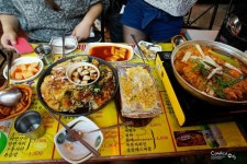 【韓國自由行】姨母家王蔥餅이모네왕파전 在地人才吃!CP值超高!回基站必吃! @陳小沁の吃喝玩樂