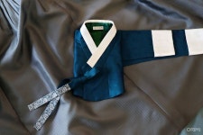 진회색 진주사 치마와 은박을 찍은 남색 저고리, 시어머니 혼주한복