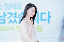 [나라] 나라의 HOT한 여름! 시구 및 사인회 현장 전격 공개 (ft. 시구여신나라) : 네이버 포스트 | 여름, 사람
