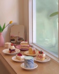 수 지(29.9) on Instagram: “꼭 한번은 가야지 가야지 했던 베이킷... 사진에 꽉 찰 정도로 메뉴는… | Cute desserts, Cafe food, Cute food