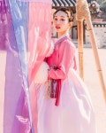 청춘한복아랑 on Instagram: “곱디 고운 핑크색 한복💕 겨울에도 너무나 잘 어울린답니다. 추운 겨울에도 춥지 않게 입으실 수 있도록... 