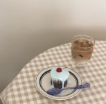 AKANE on Instagram: “💙 #연남동그라미” | Cafe food, Cute food, Aesthetic food