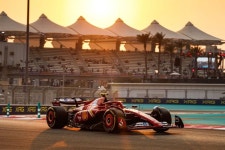 침 ♡ adlı kullanıcının f1 panosundaki Pin, 2025