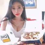 네이버에 실검떠서 뭐지 하고 궁금해서 시켜부러따!! 불금엔 #치맥 으로🍗🍺 - - #호치킨 #치킨맛집 #치슐랭 #먹스타그램 #치킨스타그램
