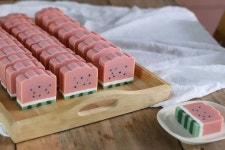 올해 수박은 조금 귀여워졌어요🍉 | 비누