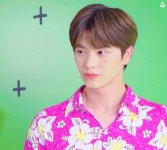 상은gif on Twitter: https://t.co/afP2mNfeGZ 190802 야놀자 광고현장 #육성재 광고도 성재답게!! 마무리는 깔끔하게 빵야👈 날도... 