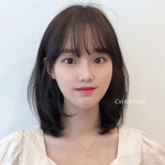 중단발 가벼운 느낌의 #윈드펌 스타일이에요💕 . . . 하늘하늘한 느낌으로 봄맞이 준비하세요🌷 . . . 문의 Dm/댓글💌💌 .… | 헤어스타... 