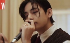 듣는 뷔의 감미로운 고백, FRI(END)S by W Korea [LIVE] 라이브로 듣는 뷔의 감미로운 고백, FRI(END)S by W Korea ในปี 2024